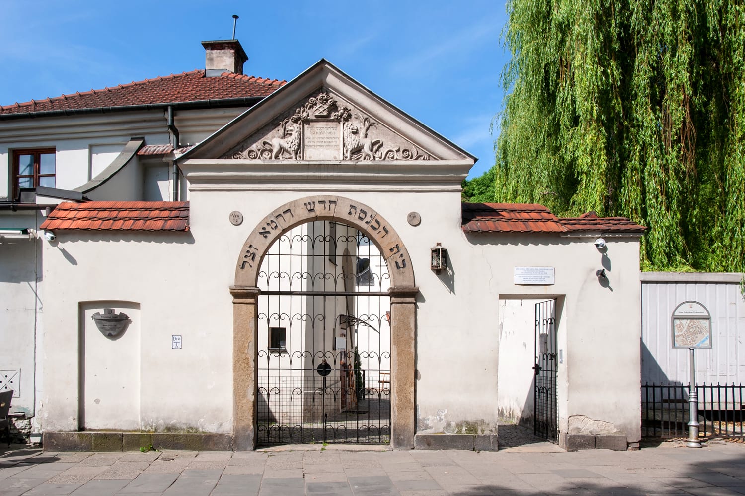 Sinagoga Remuh en el distrito judío de Kazimierz de Cracovia, Polonia