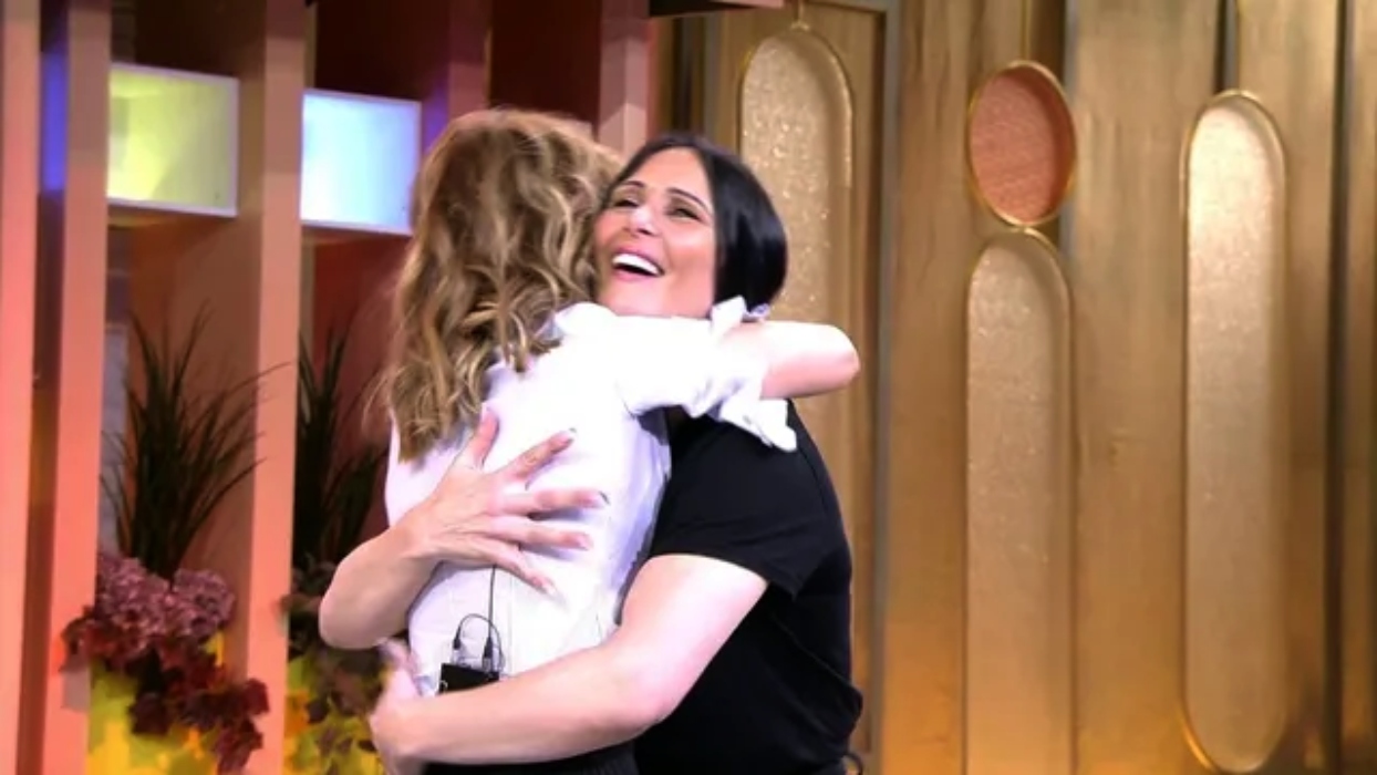 Rosa López y Emma García se abrazan después de un momento incómodo - Telecinco
